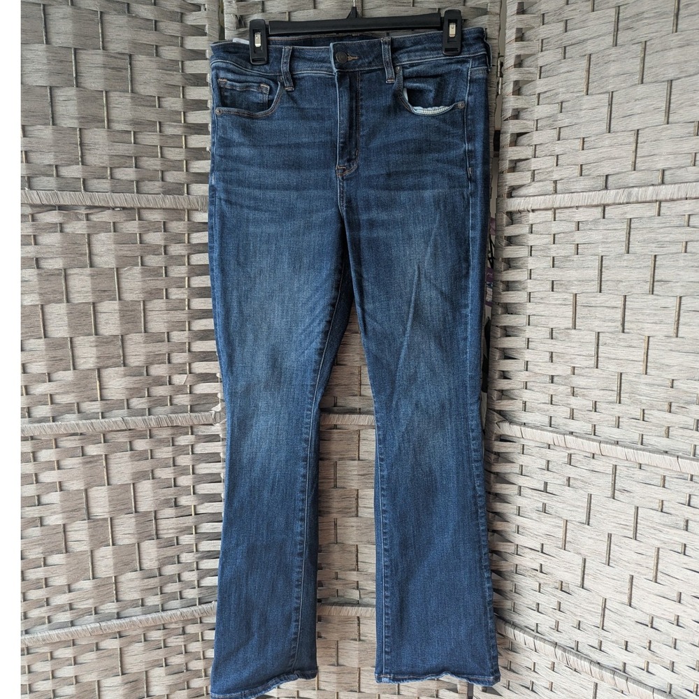 American Eagle Hi-Rise Skinny KickJeans Medium Wash Denim Sz 10 Short